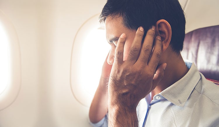Barotitis-sufferers-on-the-airplane3